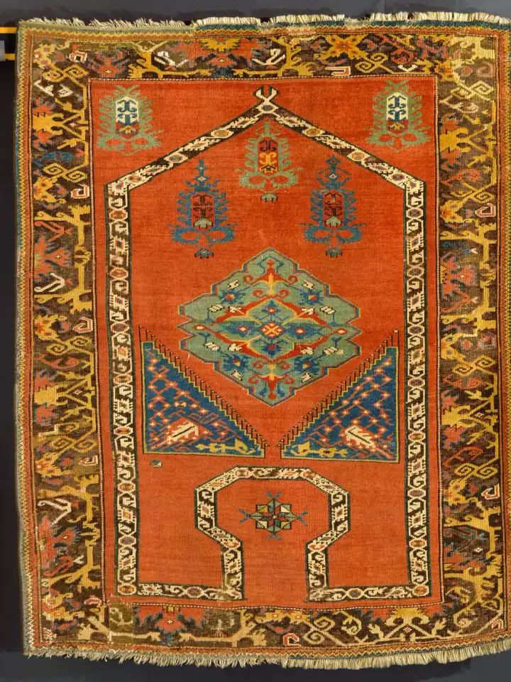 "Bellini" Carpet — 16th–17th century; figürsüz İslâm sanatı eseri (The Met, CC0).