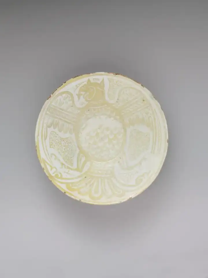 Bowl with Eagle — İslâm sanatı; figürsüz İslâm sanatı eseri (The Met, CC0).