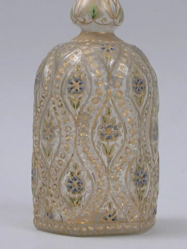 Perfume Sprinkler — 18th century; figürsüz İslâm sanatı eseri (The Met, CC0).